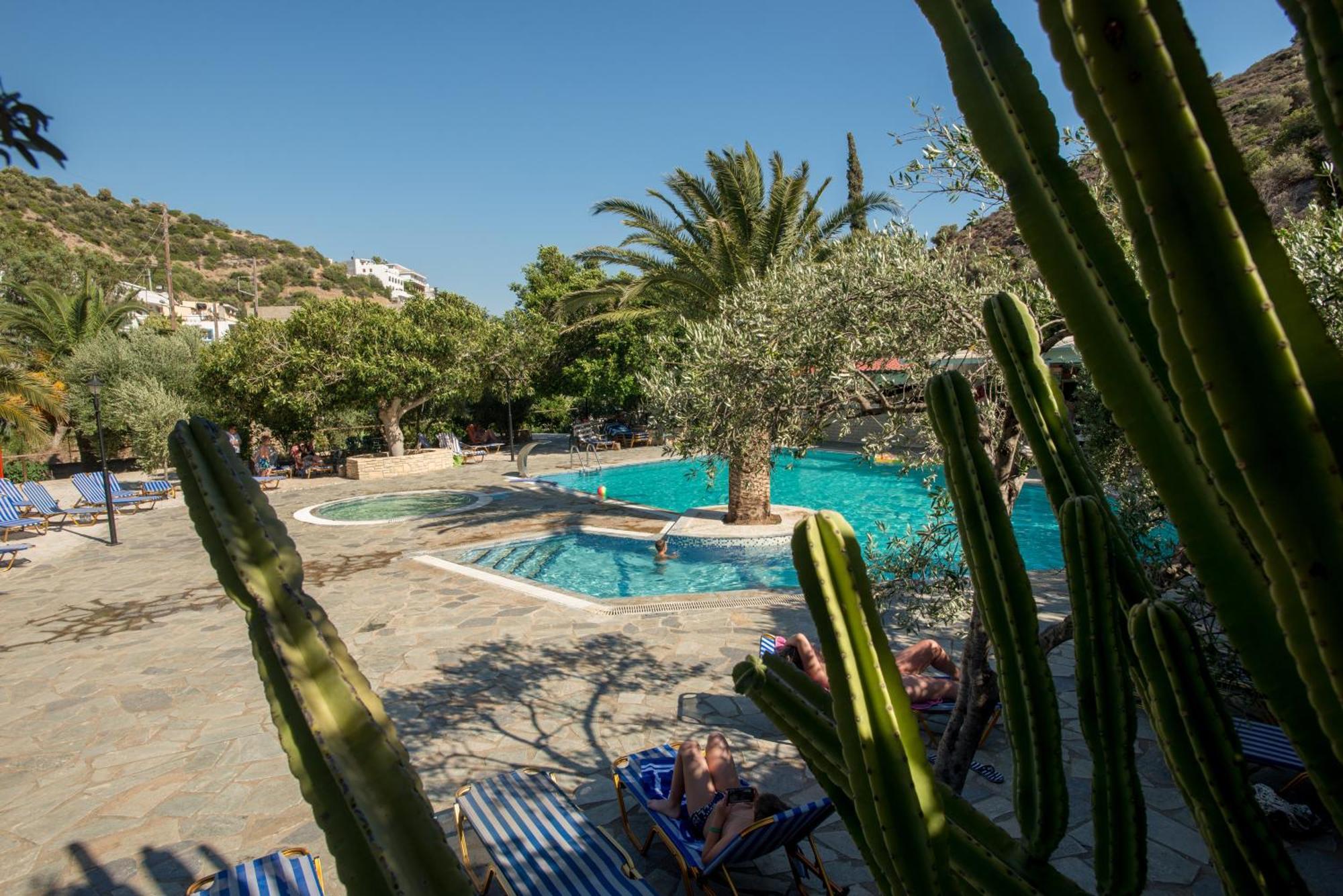 Hotel Neos Ikaros Agia Galini Exteriér fotografie